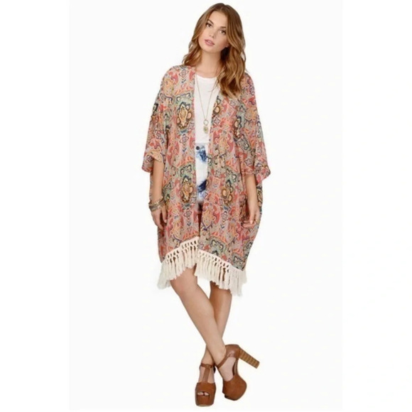 Tobi • Red Arms Wide Open Fringe Kimono - Picture 2 of 8